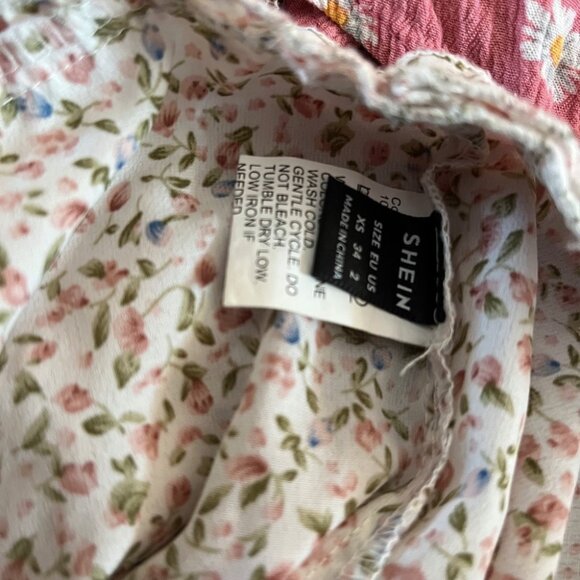 Guess Women's Green Cargo Shorts - Picture 11 of 14